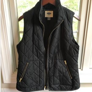 Black Old Navy Quilted Vest